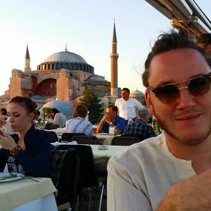 Meet your Posher, Max